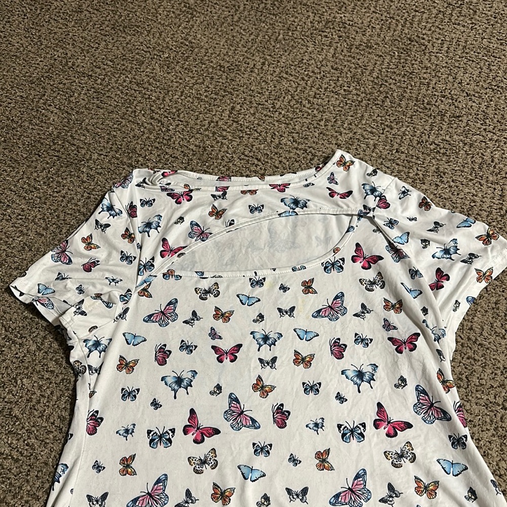 Butterfly slit shirt